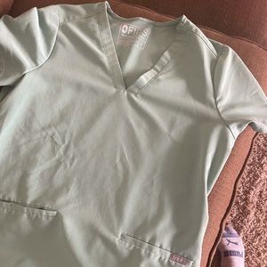 Figs top jade casma three pocket scrub top